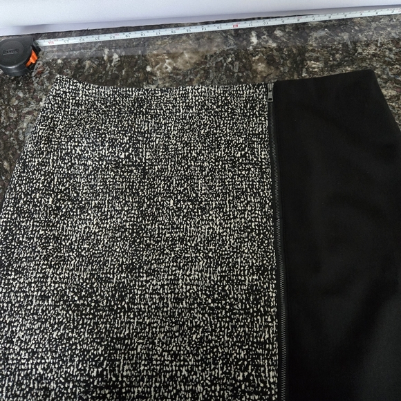 Ann Taylor Black and White Tweed Skirt 16 - Picture 4 of 10